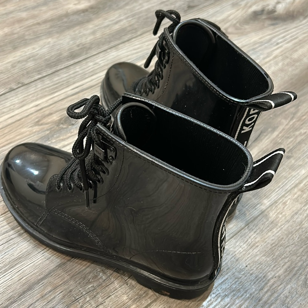 MK rubber boots
